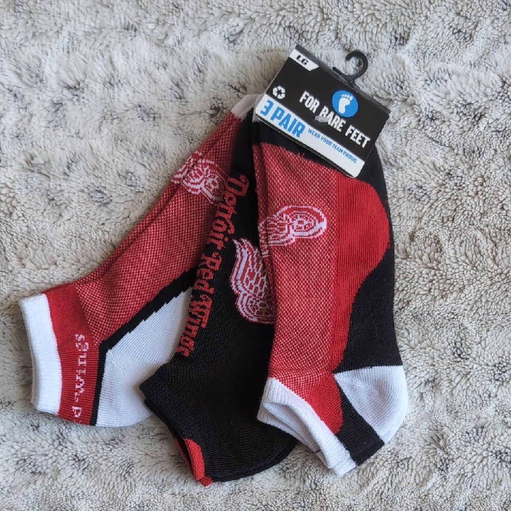 For Bare Feet Offically Licensed Detroit Red Wings 3-Pack Socks
